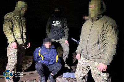 Ймовірно готував підрив залізничної колії: на Рівненщині затримали жителя Львівщини Ймовірно готував підрив залізничної колії: на Рівненщині затримали жителя Львівщини
