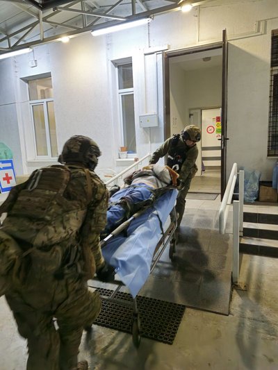 "Ми останні виходимо з міста": у Костянтинівці лікарня припинила прийом пацієнтів "Ми останні виходимо з міста": у Костянтинівці лікарня припинила прийом пацієнтів