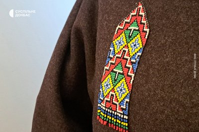 Репліки таборових вишивок українських жінок, що створювала Людмила Огнєва, представили у Дніпрі Репліки таборових вишивок українських жінок, що створювала Людмила Огнєва, представили у Дніпрі