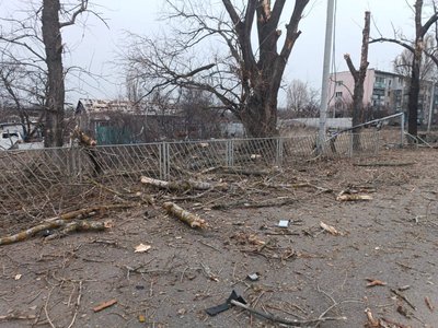 РФ скинула керовані авіабомби по Липцях під Харковом: пошкоджені будинки та ліцей РФ скинула керовані авіабомби по Липцях під Харковом: пошкоджені будинки та ліцей