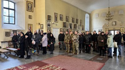 У Полтаві попрощалися із загиблими солдатами Олександром Галактiоновим та Василем Некрасовим У Полтаві попрощалися із загиблими солдатами Олександром Галактiоновим та Василем Некрасовим