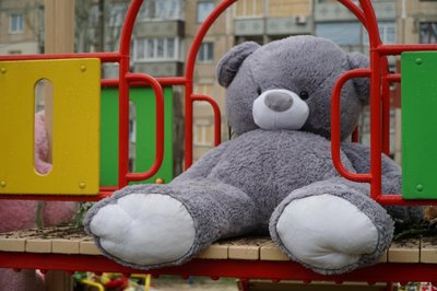 Ракетний удар по Кривому Рогу 4 квітня: що нині відбувається на місці атаки. Фоторепортаж