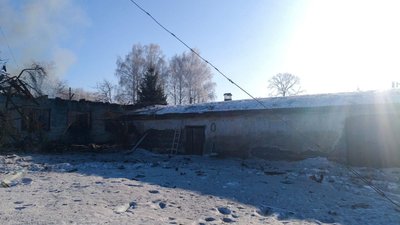 Пошкоджена будівля комунальної власності: росіяни атакували Сновськ на Чернігівщині Пошкоджена будівля комунальної власності: росіяни атакували Сновськ на Чернігівщині
