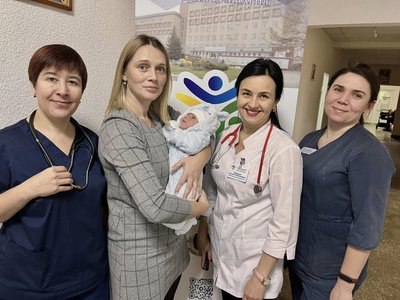 Лікарі з Рівного врятували новонародженого з важким діагнозом