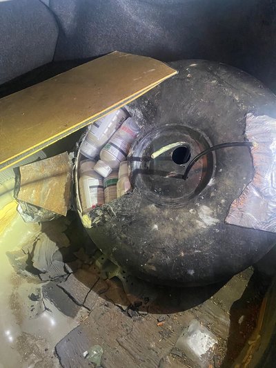 На Одещині жінка намагалась вивезти з країни 750 тис. гривень та гербіциди На Одещині жінка намагалась вивезти з країни 750 тис. гривень та гербіциди