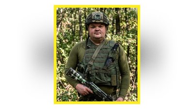 На Чернігівщині попрощалися з військовими Русланом Митченком та Анатолієм Сафоновим На Чернігівщині попрощалися з військовими Русланом Митченком та Анатолієм Сафоновим