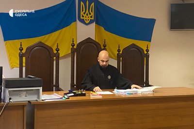 Суд продовжив арешт Павла Яроша: прокурор заявляє про тиск на свідка, родина називає справу сфабрикованою Суд продовжив арешт Павла Яроша: прокурор заявляє про тиск на свідка, родина називає справу сфабрикованою