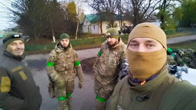 Тайлєр з побратимами Тайлєр з побратимами