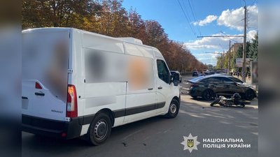 У Полтаві зіткнулися Renault і мотоцикл: 17-річного водія госпіталізували У Полтаві зіткнулися Renault і мотоцикл: 17-річного водія госпіталізували