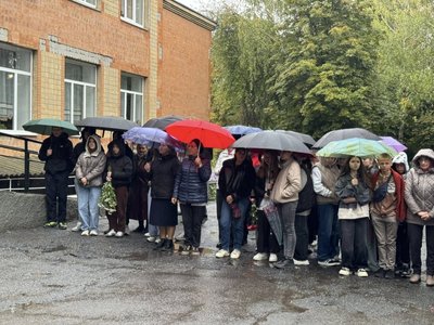 У ліцеї на Вінниччині відкрили меморіальну дошку полеглому захисникові Сергію Мельнику У ліцеї на Вінниччині відкрили меморіальну дошку полеглому захисникові Сергію Мельнику
