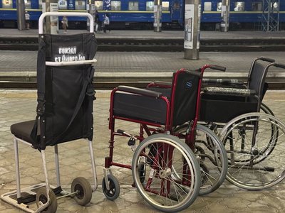 Приблизно 2 тисячі маломобільних з Донеччини та Дніпропетровщини потребують евакуації. Чи вирішили питання з розселенням Приблизно 2 тисячі маломобільних з Донеччини та Дніпропетровщини потребують евакуації. Чи вирішили питання з розселенням