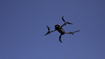 Кордон біля Чернігівщини: як несуть службу пілоти БпЛА Кордон біля Чернігівщини: як несуть службу пілоти БпЛА