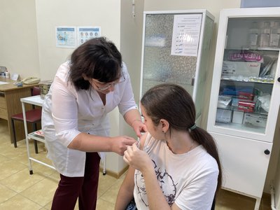 У Херсоні почали безплатно вакцинувати від вірусу папіломи людини: хто отримав щеплення У Херсоні почали безплатно вакцинувати від вірусу папіломи людини: хто отримав щеплення