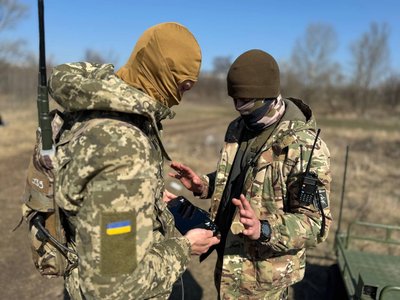 Від розвідки до ударів: як військових готують до роботи з дронами Від розвідки до ударів: як військових готують до роботи з дронами