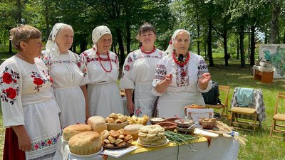 Ланцепупики, маглаї та пиріжки по-володимирецьки: у Володимирці презентували традиційні страви громади Ланцепупики, маглаї та пиріжки по-володимирецьки: у Володимирці презентували традиційні страви громади