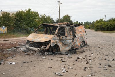 Розбили будинки та автівку газовиків: армія РФ обстріляла Стецьківку на Сумщині Розбили будинки та автівку газовиків: армія РФ обстріляла Стецьківку на Сумщині