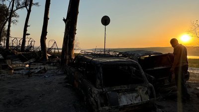 Згоріле поселення Мальдіви Згоріле поселення Мальдіви