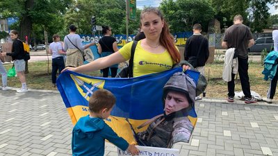 "Не мовчи! Полон вбиває!":у Миколаєві відбулася акція на підтримку військовополонених "Не мовчи! Полон вбиває!":у Миколаєві відбулася акція на підтримку військовополонених