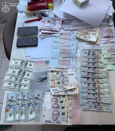 В Одесі лікарку підозрюють у вимаганні $1600 за оформлення інвалідності В Одесі лікарку підозрюють у вимаганні $1600 за оформлення інвалідності