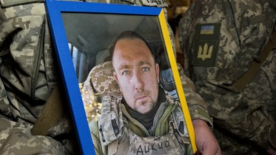 У Полтаві попрощалися із двома військовими Романом Диким та Олександром Ященком У Полтаві попрощалися із двома військовими Романом Диким та Олександром Ященком