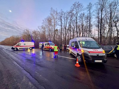 Аварія біля села Пальче на Волині — мікроавтобус злетів у кювет Аварія біля села Пальче на Волині — мікроавтобус злетів у кювет