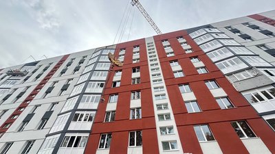 Багатоповерхівка на вулиці Бучми в Харкові Багатоповерхівка на вулиці Бучми в Харкові