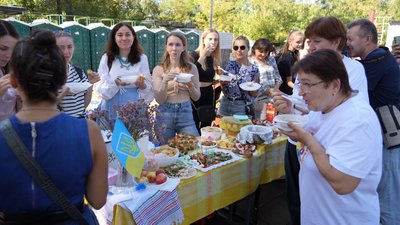 Зварили 150 літрів: як у Дніпрі відзначили День борщу