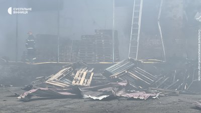 Удар по "Новій Пошті" на Вінниччині: кількість поранених зросла до девʼяти Удар по "Новій Пошті" на Вінниччині: кількість поранених зросла до девʼяти