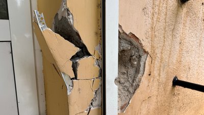 Дронова атака на Краматорськ вранці 10 липня. FPV поцілив у багатоквартирний будинок: які наслідки Дронова атака на Краматорськ вранці 10 липня. FPV поцілив у багатоквартирний будинок: які наслідки