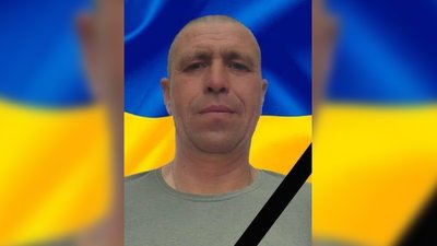 На Чернігівщині попрощалися з Олександром Троценком, Олександром Юхном та Вадимом Мусієнком, які загинули на Донеччині На Чернігівщині попрощалися з Олександром Троценком, Олександром Юхном та Вадимом Мусієнком, які загинули на Донеччині
