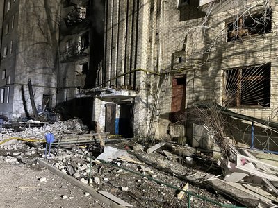 Удар дронами по житловому будинку в Охтирці: що розповіли очевидці