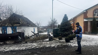 Дронова атака на Кіровоградщині: пошкоджені 11 будинків, у чоловіка поранення грудної клітки Дронова атака на Кіровоградщині: пошкоджені 11 будинків, у чоловіка поранення грудної клітки