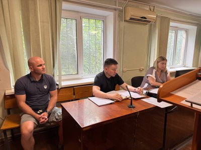 Залишили під вартою: у Дніпрі пройшов розгляд справи про побиття військовим побратима зі 155 бригади перед строєм