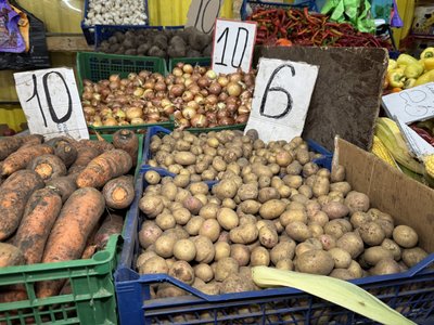 “Ціна менша вдвічі”: продавці й покупці про вартість картоплі на Сумщині “Ціна менша вдвічі”: продавці й покупці про вартість картоплі на Сумщині