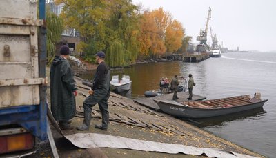 Запустили товстолобів на чотири мільйони гривень: на Черкащині зариблюють Дніпро Запустили товстолобів на чотири мільйони гривень: на Черкащині зариблюють Дніпро