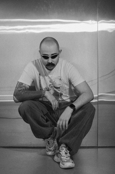 "Пекло вже майже тут" — OTOY про LP "темна ч.2", кінець етапу початківця, самотність та дизморал "Пекло вже майже тут" — OTOY про LP "темна ч.2", кінець етапу початківця, самотність та дизморал