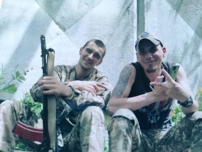 "Мріяв працювати на землі, посадити сад, але не встиг". На Кіровоградщині батьки у пам'ять про сина створюють сад "Мріяв працювати на землі, посадити сад, але не встиг". На Кіровоградщині батьки у пам'ять про сина створюють сад