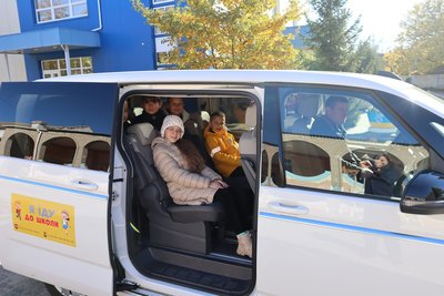 Для дітей з інклюзивних класів: громаді Миколаївщини передали мікроавтобус Для дітей з інклюзивних класів: громаді Миколаївщини передали мікроавтобус