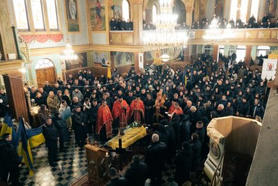На Закарпатті попрощалися із полеглим захисником Михайлом Лакатошом На Закарпатті попрощалися із полеглим захисником Михайлом Лакатошом