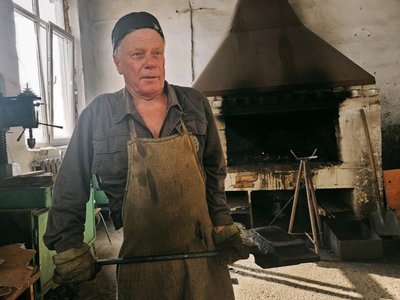 “Хомути — це як бинти на трубу”: історія коваля Житомирводоканалу “Хомути — це як бинти на трубу”: історія коваля Житомирводоканалу