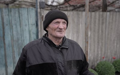 "Страшно... Трусяться і ноги, і руки, і все на світі". Репортаж з прифронтового Чаплиного на Дніпропетровщині "Страшно... Трусяться і ноги, і руки, і все на світі". Репортаж з прифронтового Чаплиного на Дніпропетровщині