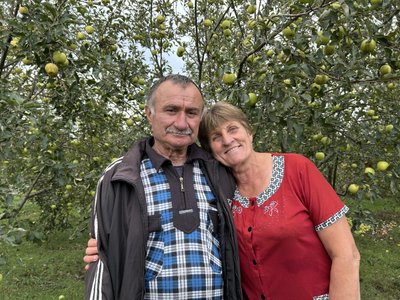 "Вродили усі сорти": подружжя з Дніпропетровщини вирощує яблука за майже 20 км від фронту "Вродили усі сорти": подружжя з Дніпропетровщини вирощує яблука за майже 20 км від фронту