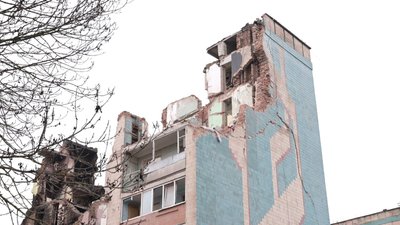 зруйнований будинок, влучання зруйнований будинок, влучання