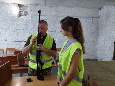 У Львові старшокласників навчають керувати дронами У Львові старшокласників навчають керувати дронами