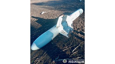 На Чернігівщині виявили частину російської ракети, яка не здетонувала На Чернігівщині виявили частину російської ракети, яка не здетонувала
