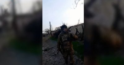 Постійно лізе жива сила. Десантник з миколаївської бригади вижив після влучання ракети в БТР Постійно лізе жива сила. Десантник з миколаївської бригади вижив після влучання ракети в БТР