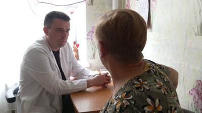 «Приїздиш, а над лікарнею дрони РФ»: як акушер-гінеколог із Чернігова проводить огляди жінок на Корюківщині «Приїздиш, а над лікарнею дрони РФ»: як акушер-гінеколог із Чернігова проводить огляди жінок на Корюківщині
