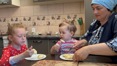Не в сезон: як на Рівненщині готують вареники з чорницями упродовж усього року Не в сезон: як на Рівненщині готують вареники з чорницями упродовж усього року