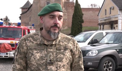 Фінські волонтери у Луцьку передали 8 авто військовим на фронт — начальник відділу медичного забезпечення Олександр Солобчук Фінські волонтери у Луцьку передали 8 авто військовим на фронт — начальник відділу медичного забезпечення Олександр Солобчук