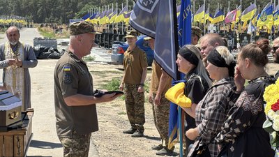 Назавжди 35: у Миколаєві попрощались з нацгвардійцем, який 10 місяців вважався зниклим безвісти Назавжди 35: у Миколаєві попрощались з нацгвардійцем, який 10 місяців вважався зниклим безвісти
